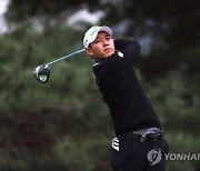'무빙데이' 문도엽, KPGA 프로미오픈 3R 단독 선두로..통산 2승 도전