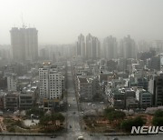 전북, 황사 관측 미세먼지 매우나쁨..동부 오후 소나기