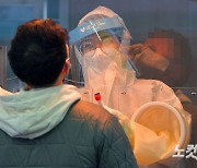 경남 67명 속출..역대 세 번째 최다 발생 '연쇄감염 폭발'(종합)