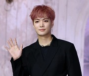 [TEN 포토] 뉴이스트 JR '촉촉한 눈빛'