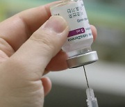 백신 접종 준비하는 간호사