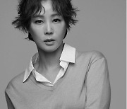 "55세 카리스마" 김성령, 김중만 작가의 '韓 대표 배우 200'