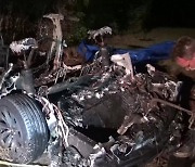 처참한 잿더미가 된 테슬라..운전석 비우고 달리다 충돌·화재로 2명 사망