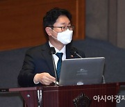 박범계 "'라임' 술접대 검사, 법무부 차원 징계..尹 침묵은 유감"