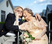 둘이 합쳐 193세 신혼부부 탄생.."다시 젊어진 느낌"