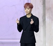 [포토] 뉴이스트 JR, '멋지게 슈트 차려입고'