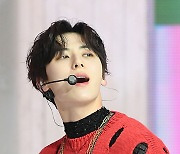 황민현 '여심 녹이는 눈빛' [MK포토]