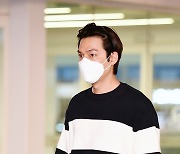 이민호 '붉은 노을 조명 삼아 화보 찍는 남자'[포토엔HD]