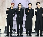 뉴이스트 '많은 관심 부탁 드려요'