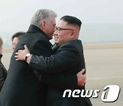 김정은, '쿠바 새 총서기' 디아스카넬에 축전