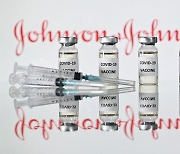 EMA "얀센 백신, 특이 혈전 희귀 사례 관련 가능성 발견"