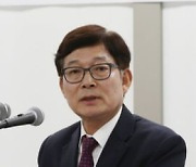 Chairman of commission steps down over Cheonan reinvestigation controversy