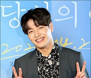 [MD포토] 강하늘, '기분 좋은 쌍브이'