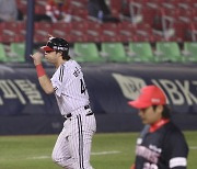 LG 라모스 '이준영 상대 3점 홈런'