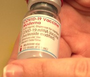 얀센 백신, 연령 제한해 접종할 듯..러시아 백신 또 수면 위로