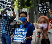 필리핀 대학생들 "일시적 학업 중단" 요구..온라인 수업에 피로감 호소