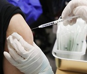 '기저질환 없던' 20대 공무원, AZ 백신 접종 후 사지마비