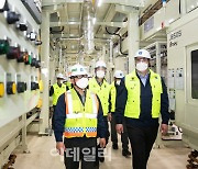 카젬 한국지엠 사장, 자동변속기 5백만대 생산 축하차 보령공장 방문