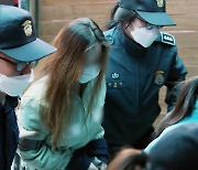 '구미 3세' 친모 첫 재판.."억울하냐" 질문에 묵묵부답