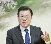 文대통령, 기후정상회의서 LG·SK·삼성 배터리 선보인다