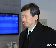 신동주 '또 패소'..日 법원 "신동빈 회장, 이사 결격 사유 없다"