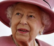 필립공 떠난뒤.. 홀로 95세 생일 맞는 英여왕