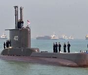 53명 탄 인도네시아 해군 잠수함 실종..참사 우려