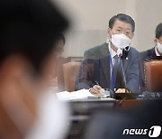 은성수 "9월까지 미등록 가상자산 거래소, 폐쇄될수도" 경고