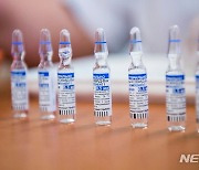검토 시작된 러시아 백신..AZ·얀센과 동일 플랫폼에 우려도