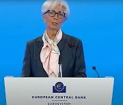 ECB, 코로나19 돈풀기 속도 유지..라가르드 "경제활동 반등기대"(종합2보)