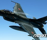 일본 자위대 F-2 전투기 홍보 촬영 중 '접촉사고'