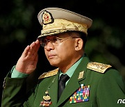 미얀마 군부, 임시정부에 족쇄..각료 전원 체포영장 발부