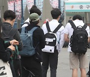 서울 하루새 학생 확진자 9명 늘어..신학기 이후 590명