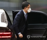 김진욱 "압박하는 거냐"..대변인 소환통보한 檢에 발끈