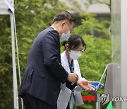 분자신속진단 검사 받은 김연수 서울대병원장