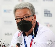 답변하는 박채순 양궁 국가대표팀 총감독
