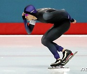 빙속 '장거리 간판' 이승훈, 종합선수권대회 남자 5000m 우승