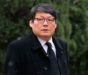 검찰, 김학의 불법출금 의혹 이광철 비서관 소환조사