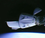 스페이스엑스 유인 우주선, 우주정거장 3번째 도킹 성공