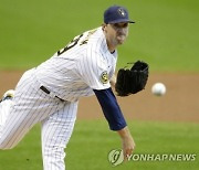 '먹튀다!' KBO MVP 출신 린드블럼에 밀워키 팬들 분노 '폭발'..시카고전서 3.2이닝 동안 피홈런 3방 포함 9피안타 8실점, ERA 10.97