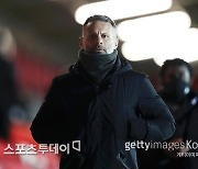 '맨유 전설' 긱스, 여친 폭행 혐의로 기소..웨일스 국대 페이지 체제로