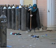'코로나19 치료' 이라크 병원 화재..환자·가족 192명 사상