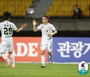 '쿠니모토 동점골' 전북, 강원과 1-1 무승부..12G 연속 무패 행진(종합)