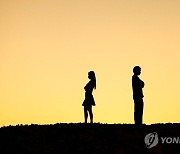 [SNS세상] "남혐단죄 댓글운동"vs"응원댓글 총공격"..신조어 놓고 젠더갈등