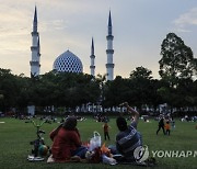 MALAYSIA RAMADAN ISLAM BELIEF