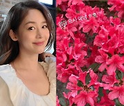 성유리, 송혜교X옥주현 대화에 뜨끔했나..꽃 사진에 "엄마 프사 아님"