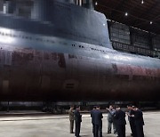 [인사이드&인사이트]北, 'SLBM 3기 탑재' 3000t급 신형 잠수함 건조 끝낸듯
