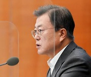 문 대통령, 내일 노바백스 CEO 만난다.. '위탁생산 확대' 논의