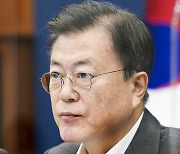 "文대통령, 5월 말 바이든과 만남 때 백신 담판 지어야"