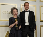외신, 윤여정 오스카 수상에 "수십 년간 한국 영화계에 센세이션 일으킨 인물"